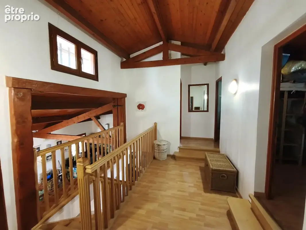 Maison T5 de 152 m2 avec piscine et vue dégagée - photo 16