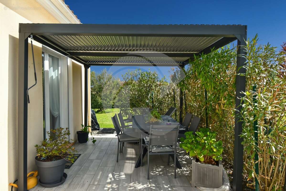 Maison à NEGREPELISSE