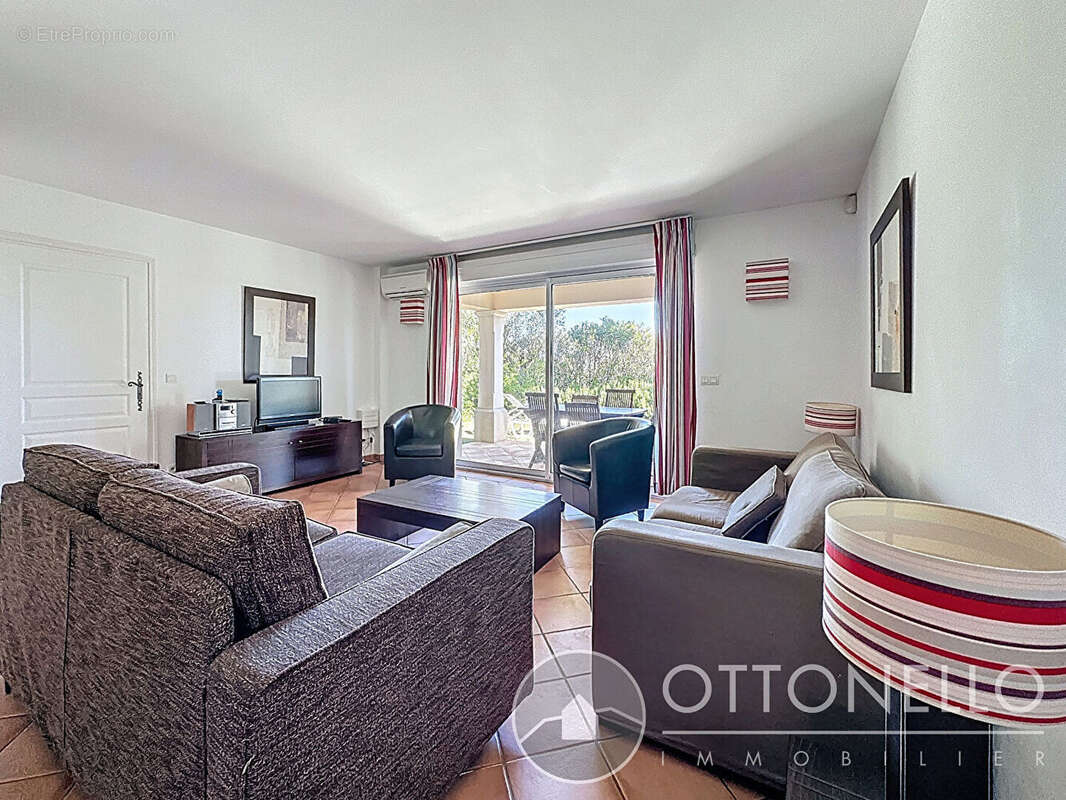 Maison à ROQUEBRUNE-SUR-ARGENS