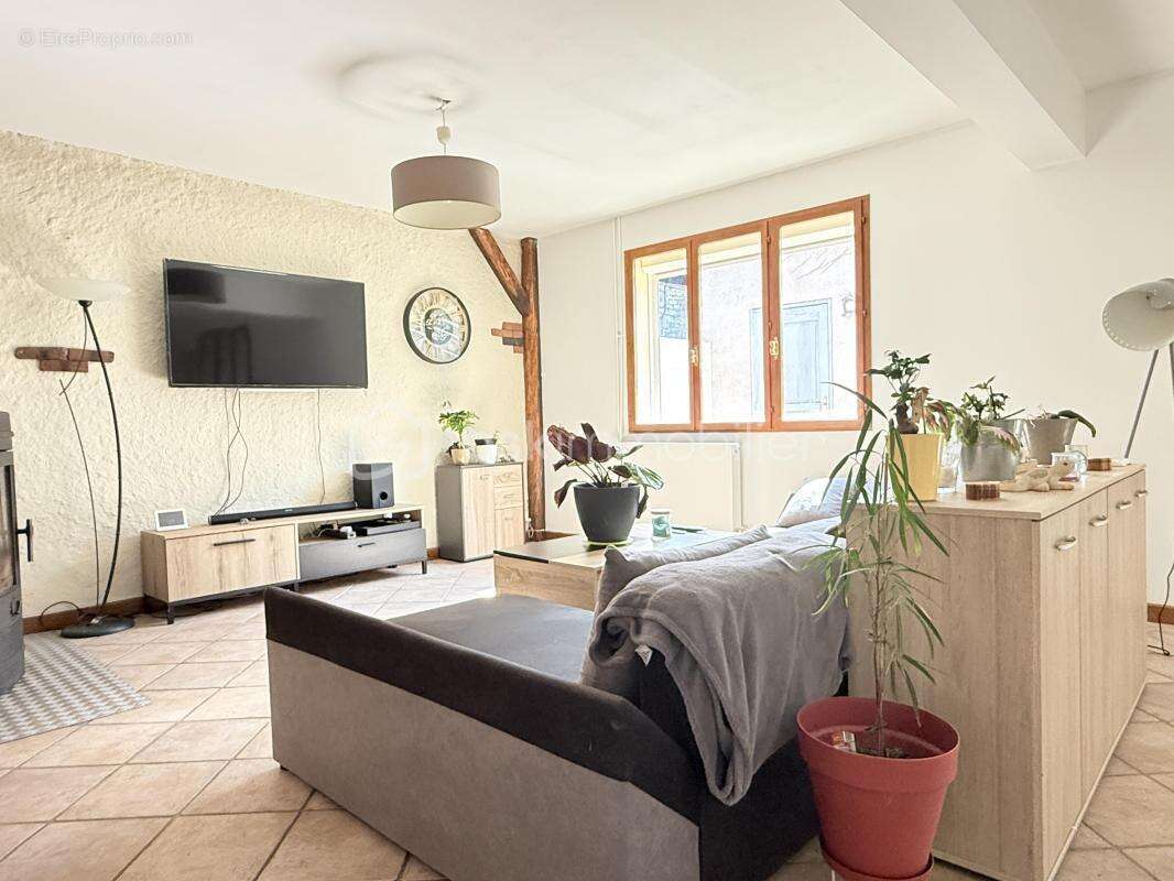 Maison à AISEREY