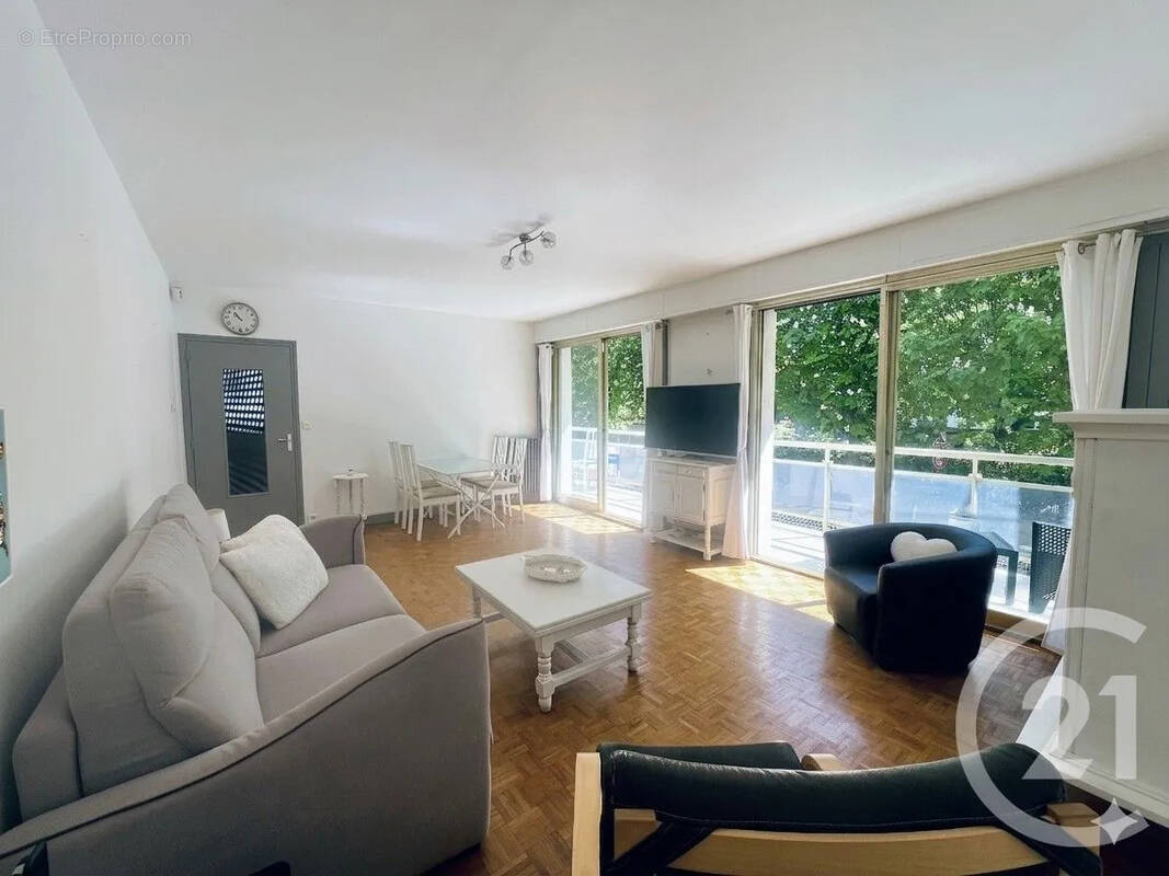 Appartement à SAINT-MAUR-DES-FOSSES