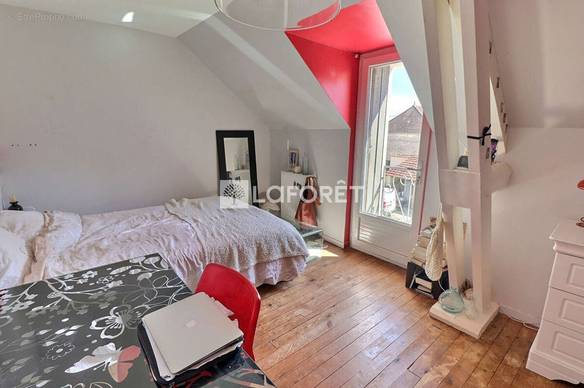 Maison à LA CHAPELLE-LA-REINE