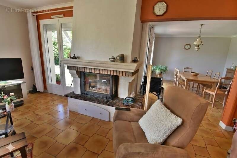 Maison à FLEAC