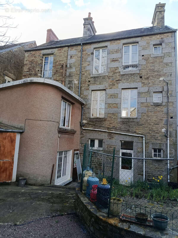 Maison à CONDE-SUR-NOIREAU