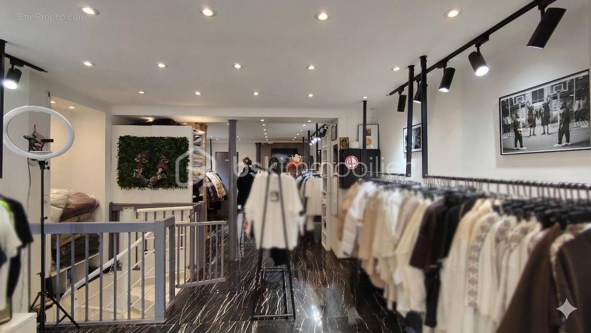 Commerce à PARIS-18E