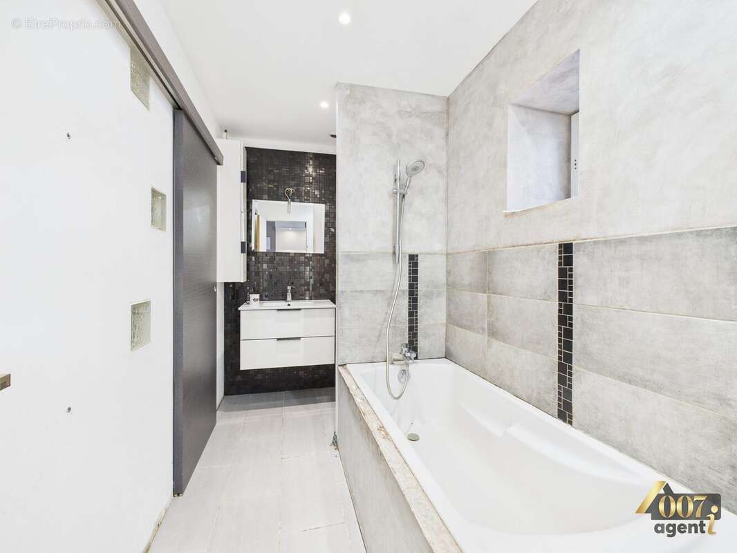 Appartement à SAINT-PIERRE-D'ALBIGNY