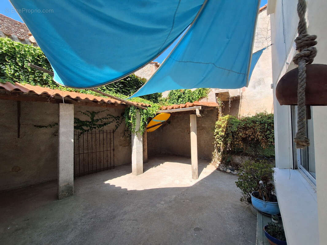 Agréable maison de village avec garage et cour privative. - photo 4