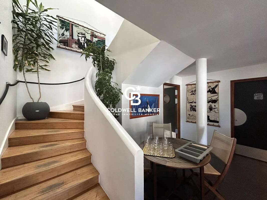 Commerce à SAINT-MANDRIER-SUR-MER