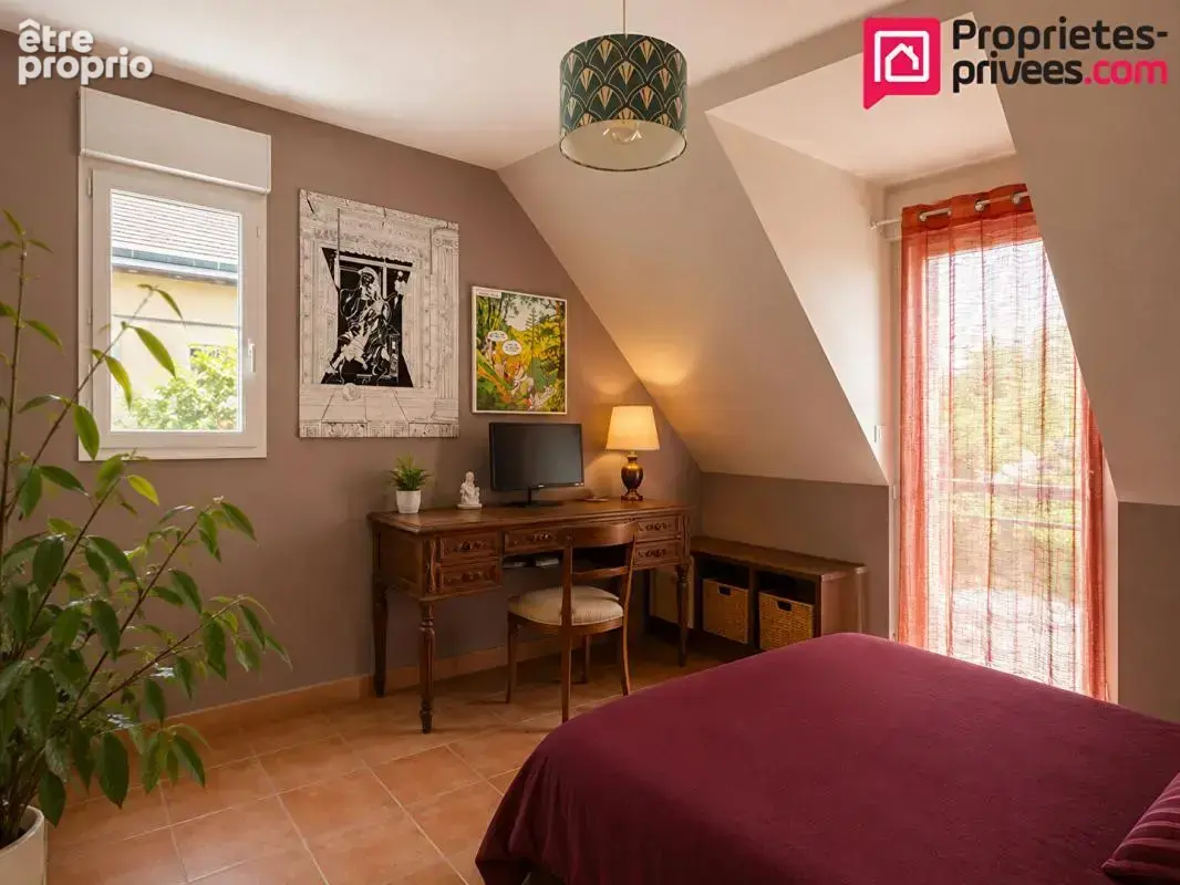 Maison  Indépendante située à Yvré L'Évêque,  8 pièce(s) 157 m2 sur parcelle de 867 m2 - photo 8