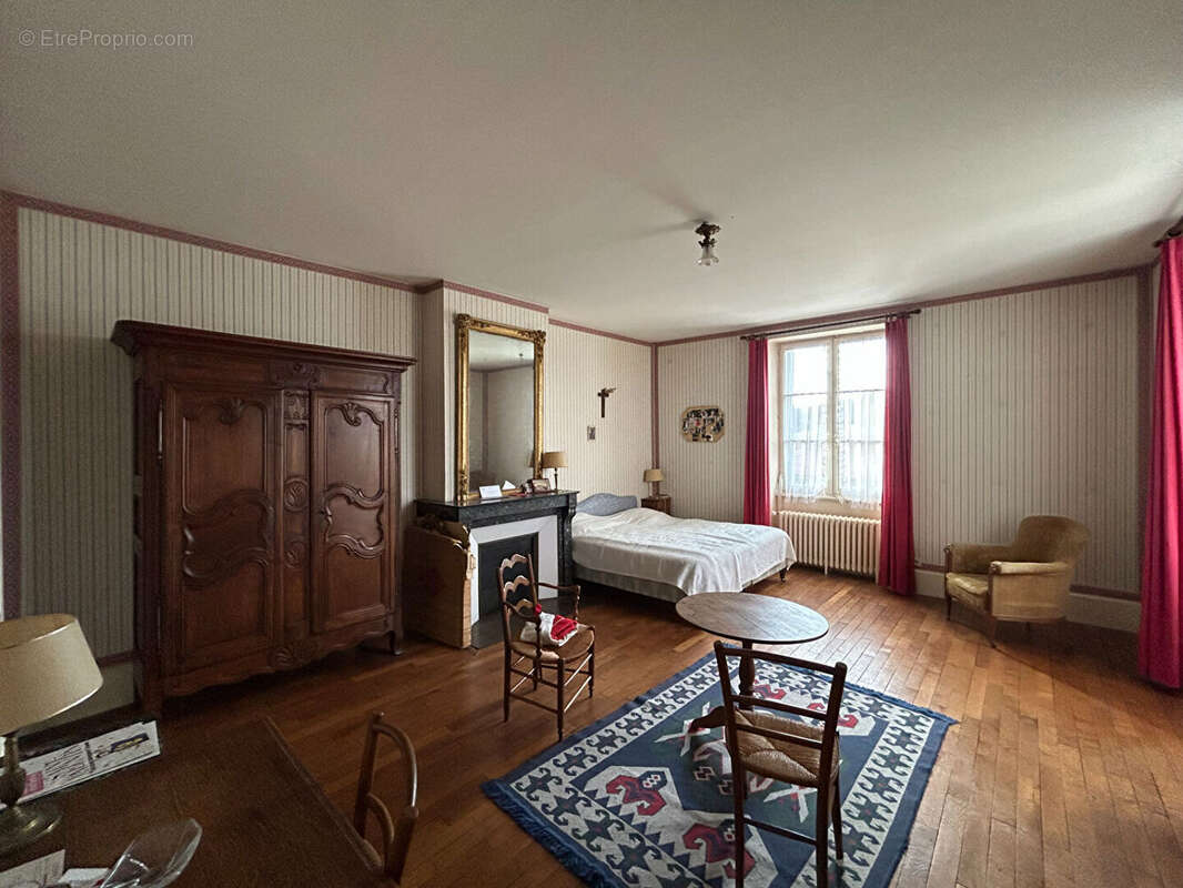 Maison à COUSANCES-LES-FORGES