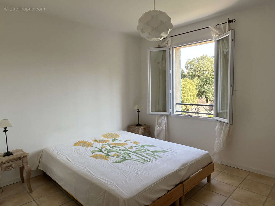 A 3 km d'Uzès, belle bastide sur 4200 m2 de terrain avec piscine. - photo 12