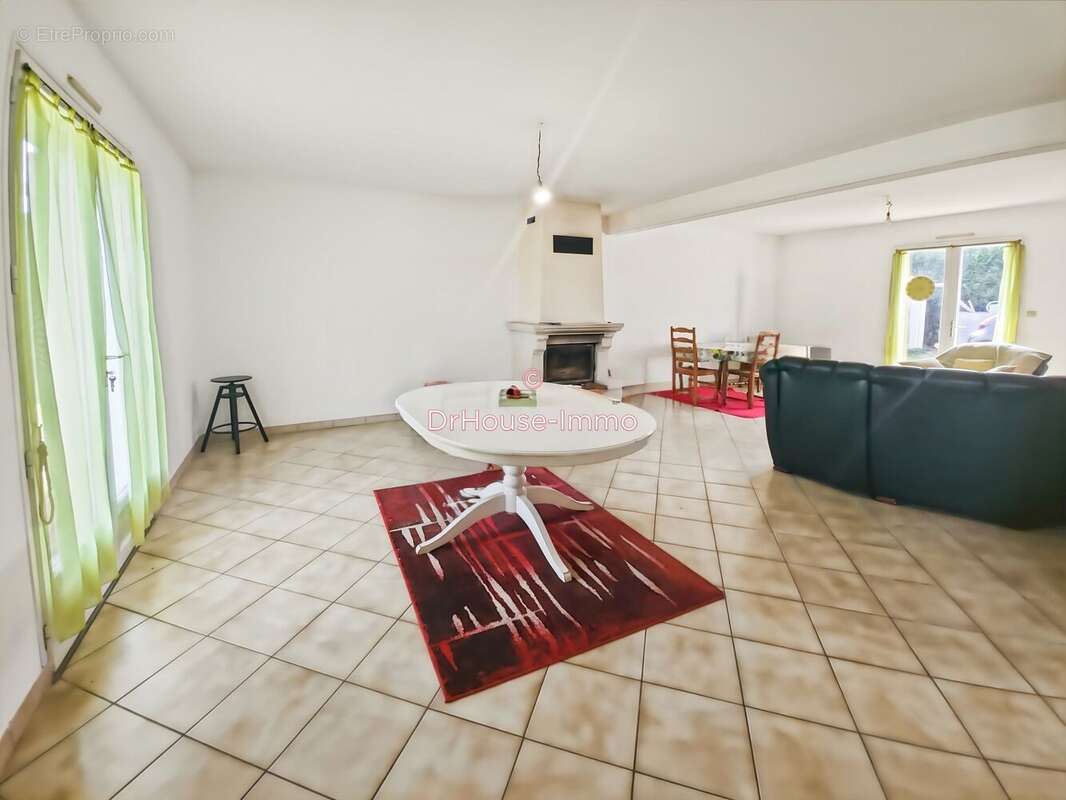 Maison à BONNETABLE
