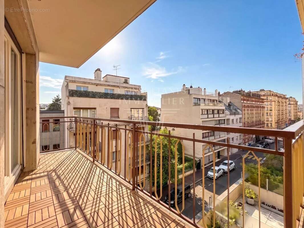 Exclusivité - deux-pieces en étage élevé avec grand balcon - photo 2