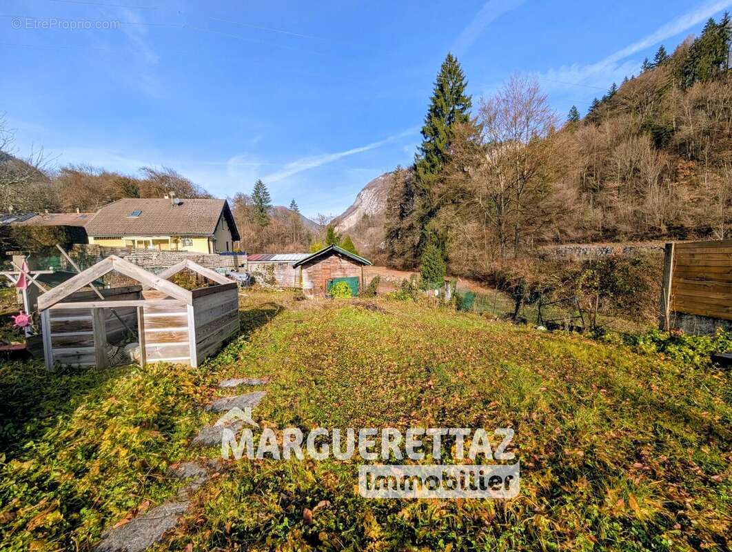 Maison à MARIGNIER