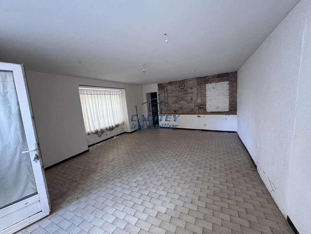Appartement à BAINS-LES-BAINS