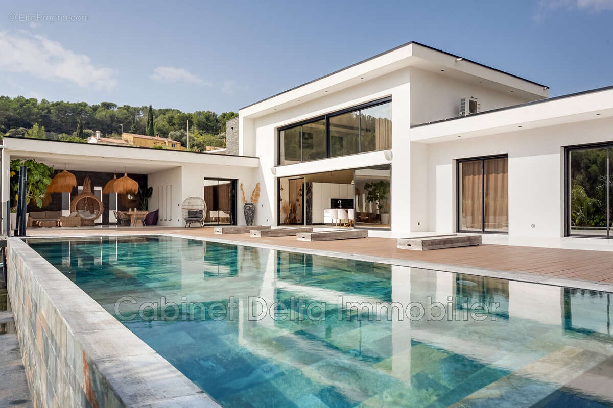 Maison 6 pièces 195 m² à vendre à Bandol (83150) - photo 2