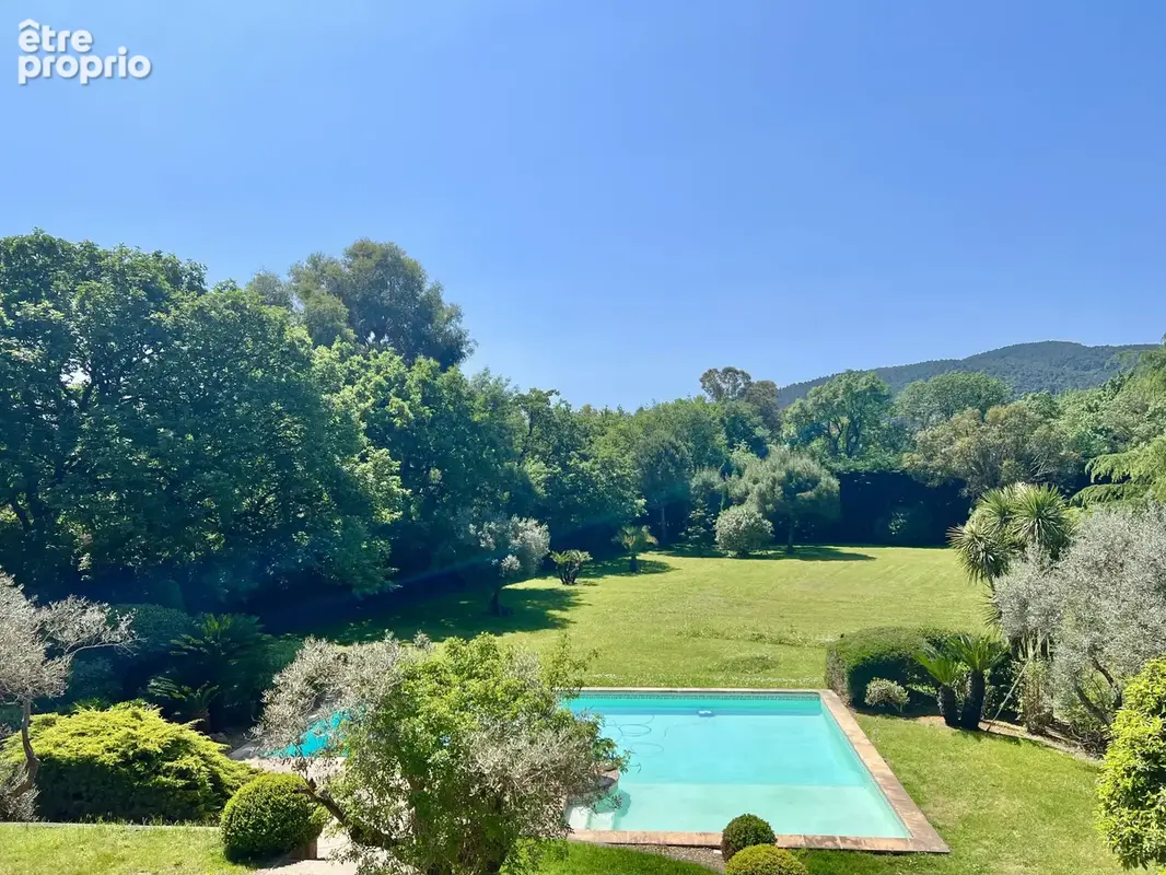 Hyères - La Moutonne : Propriété de caractère sur 1,6 hectare avec piscine - photo 19