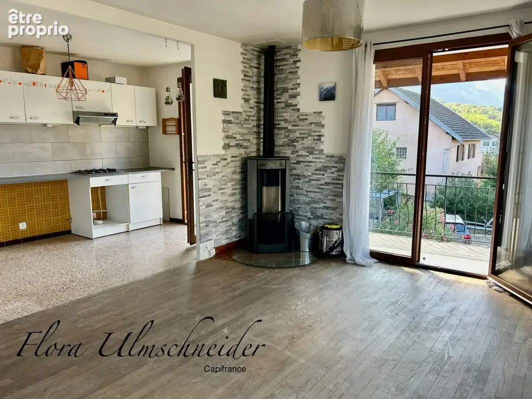 A vendre à CHINDRIEUX, maison individuelle avec fort potentiel d’évolution – Jusqu’à 140 m² habitables. Terrain et garage. Lac d - photo 2