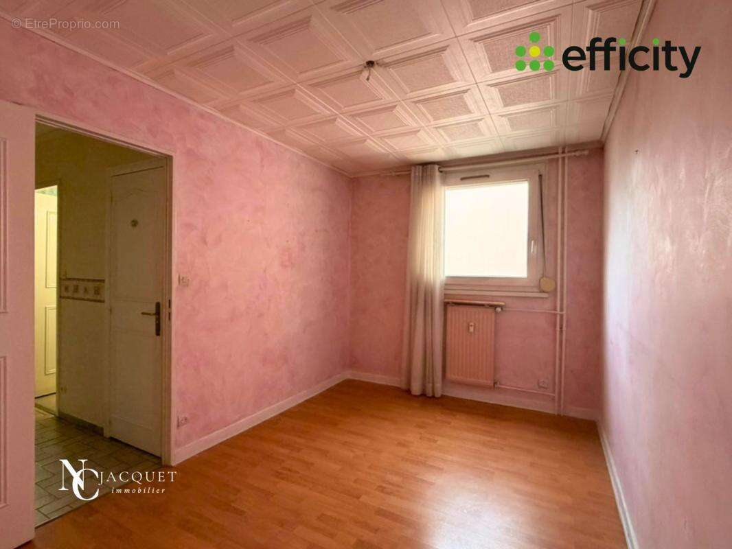 Appartement à RILLIEUX-LA-PAPE