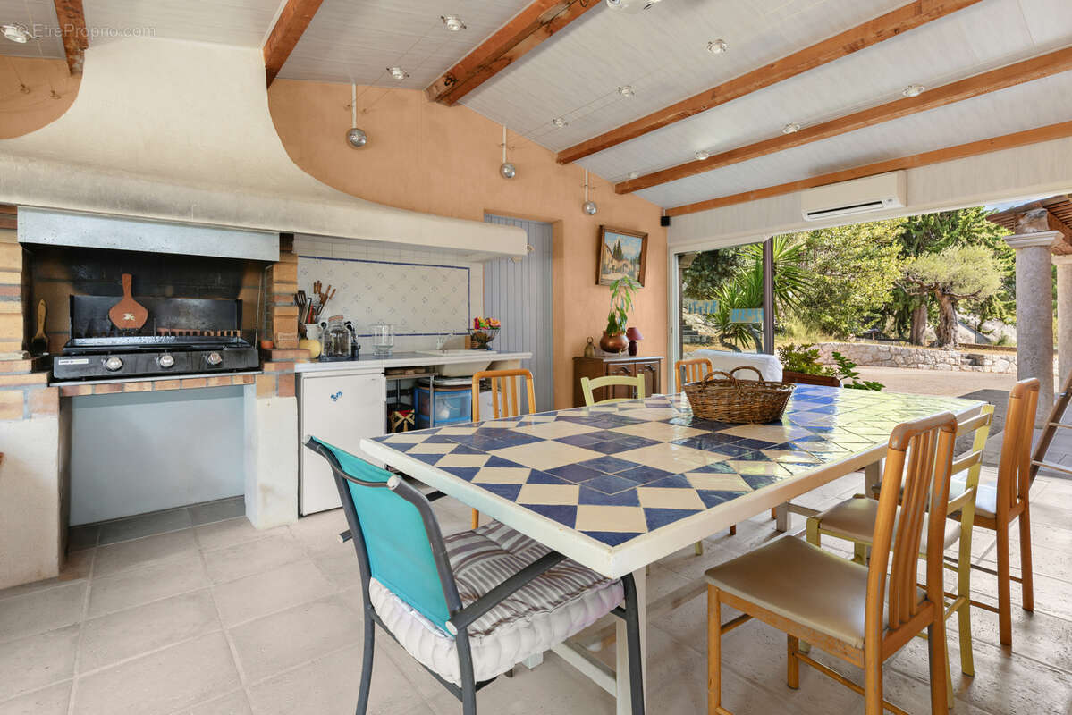 Tourrettes-sur-Loup   Maison familiale avec piscine, vue mer et village - photo 10