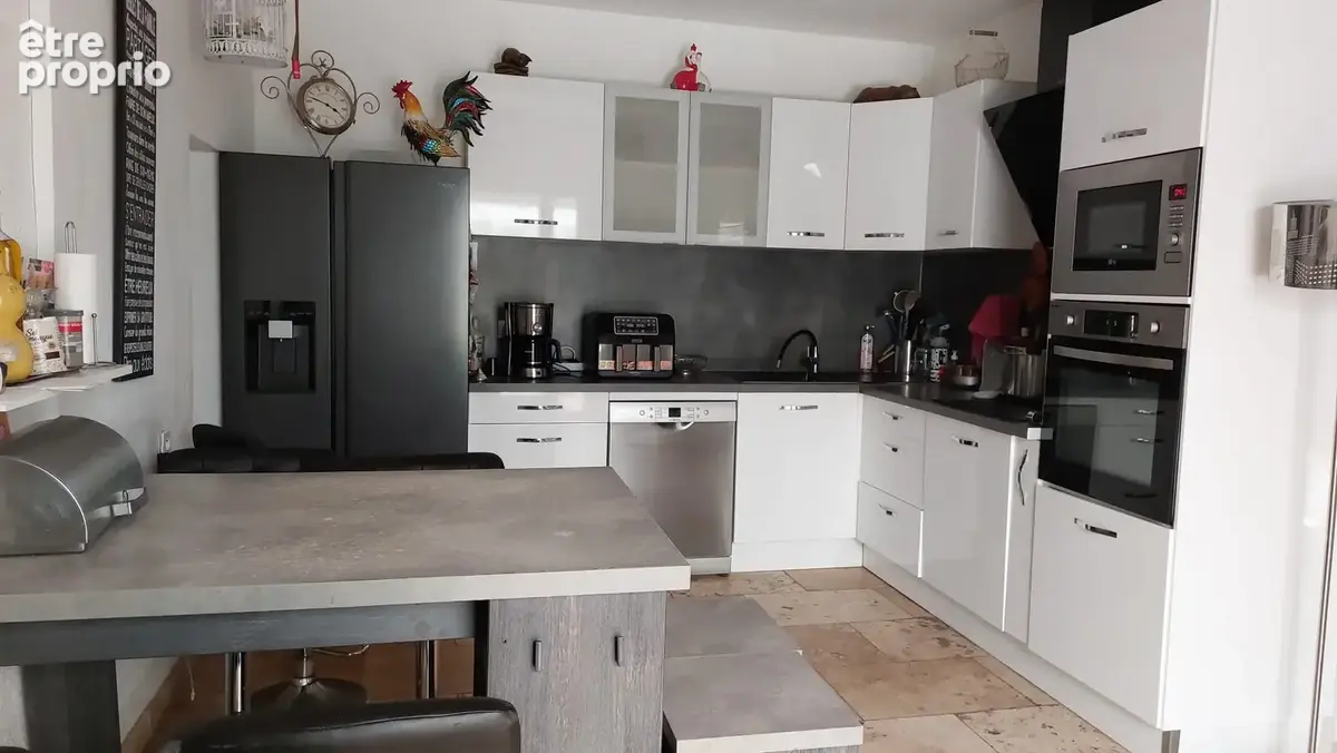 Maison 385 m² à Courthezon  - photo 4