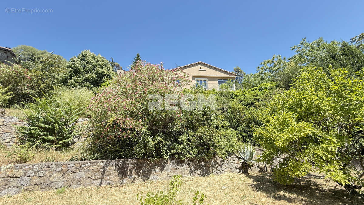 Maison 105 M2 avec mazets sur parcelle de 6000 M2 - photo 26