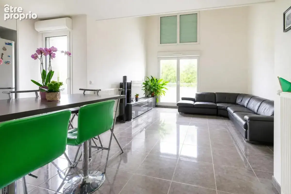 Duplex lumineux 4 pièces à Stains avec extérieurs - photo 2