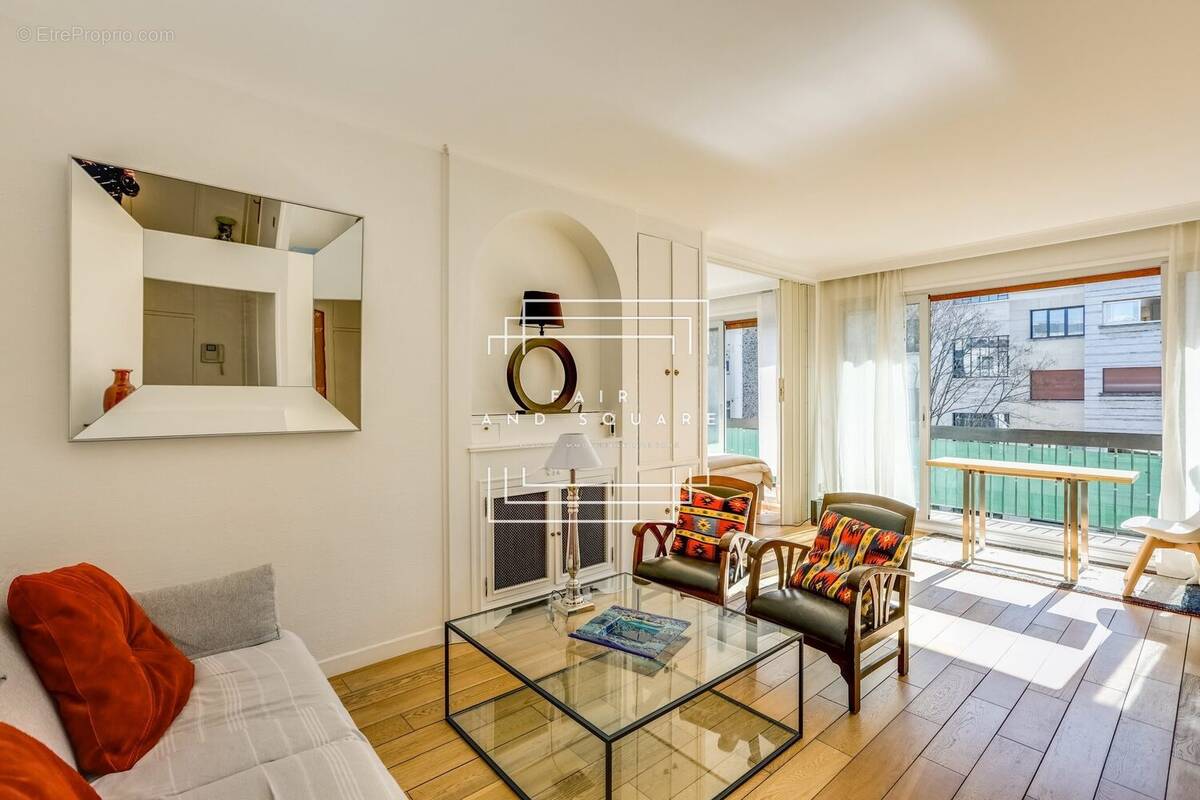 Appartement à NEUILLY-SUR-SEINE