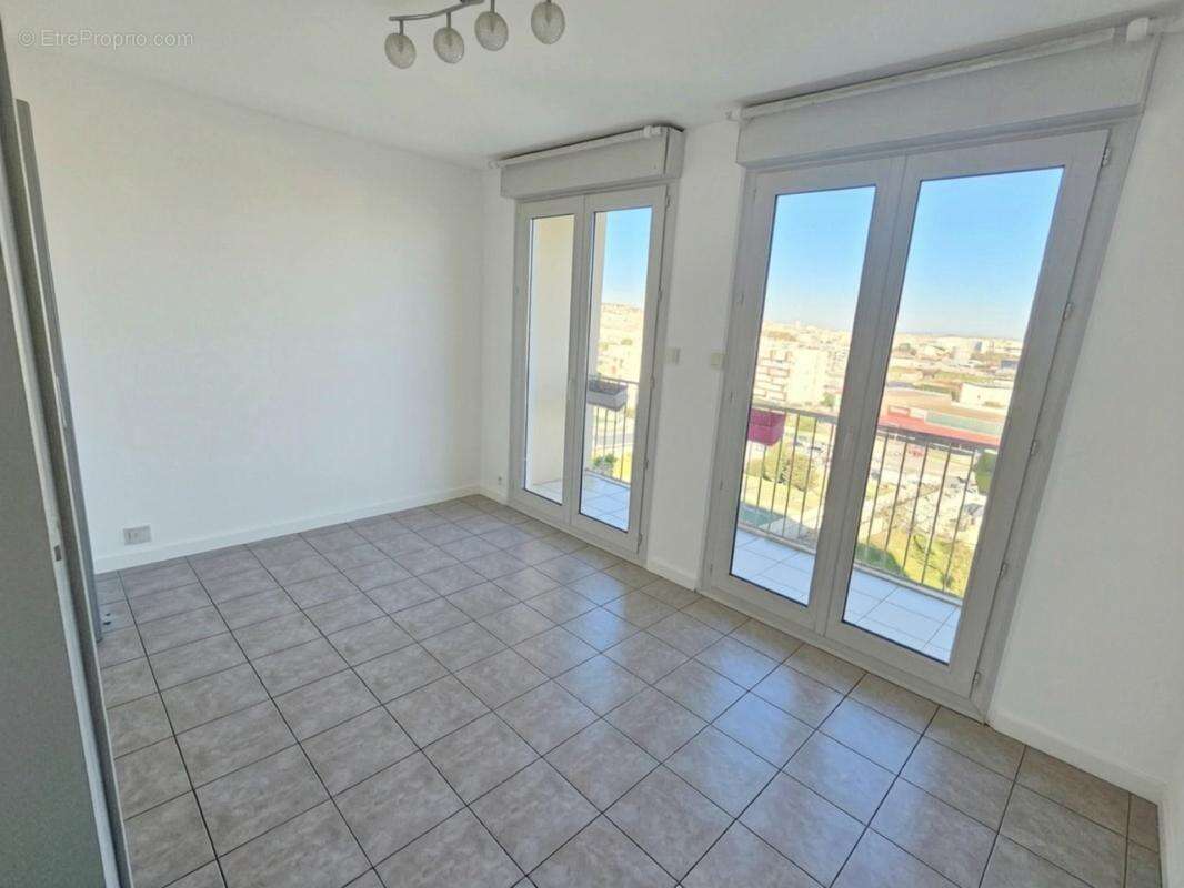 13010 Marseille Type 3 avec 2 Balcons - photo 3