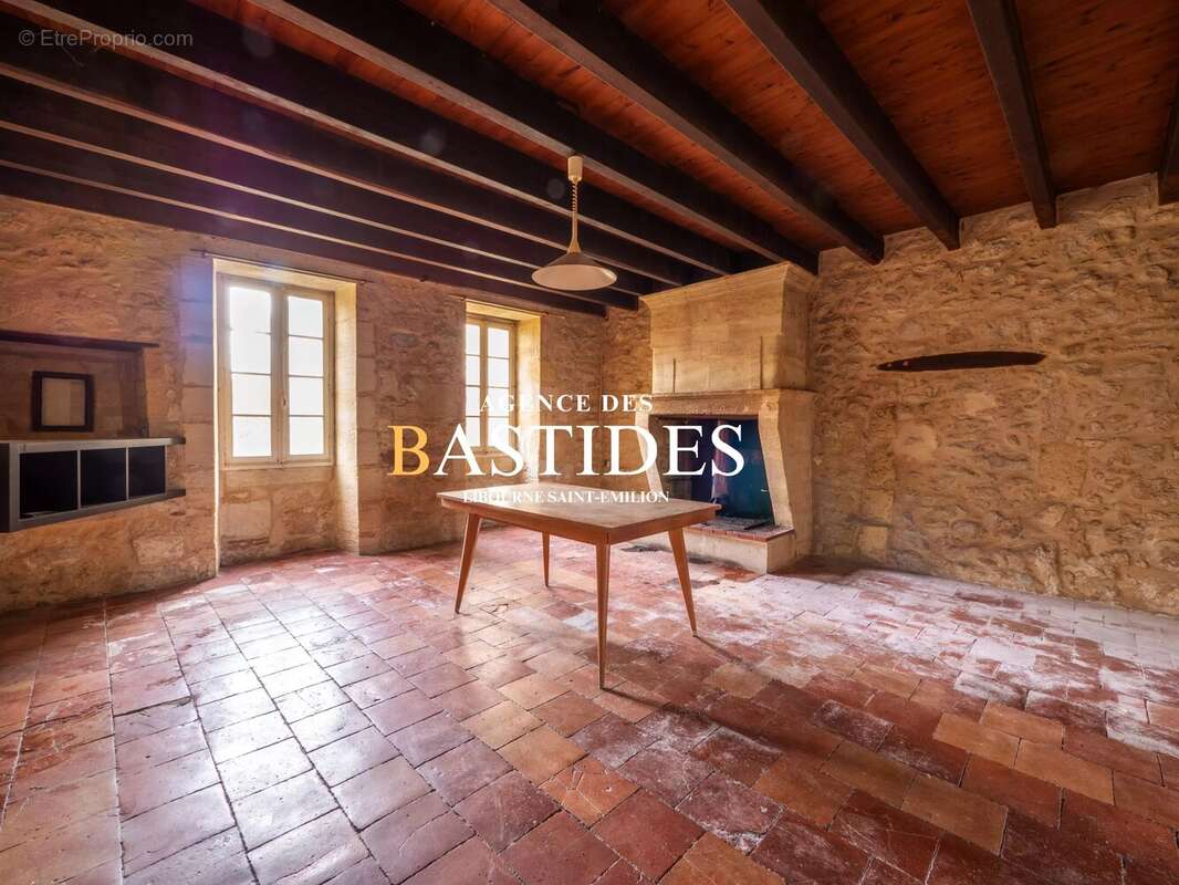Maison à SAINT-GENES-DE-CASTILLON