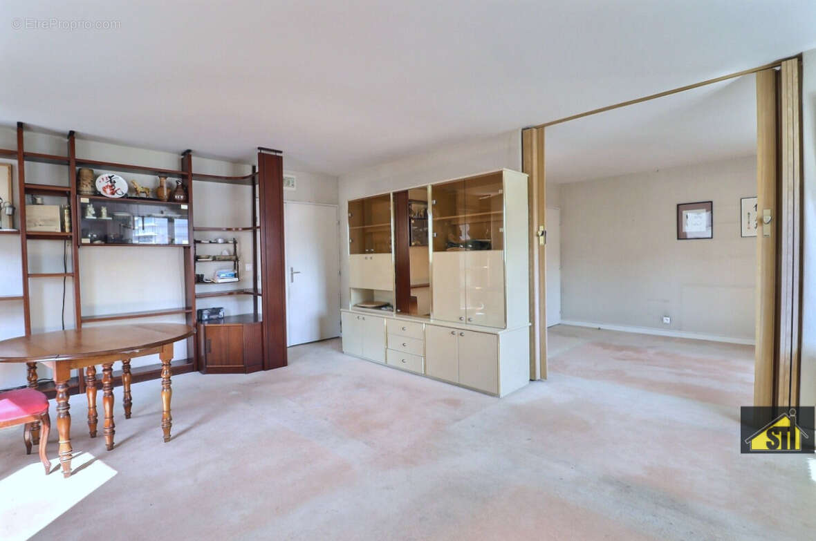 Appartement à PARIS-14E