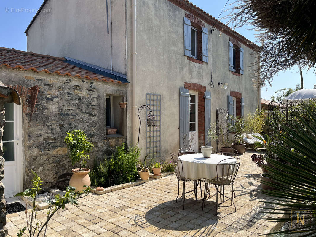 Maison à FROSSAY