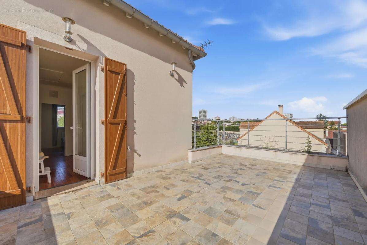 Maison de 10 pièces de 250 m² à Châtillon - photo 2