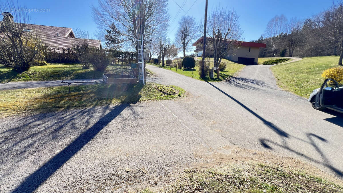 Terrain à LES GRANGETTES