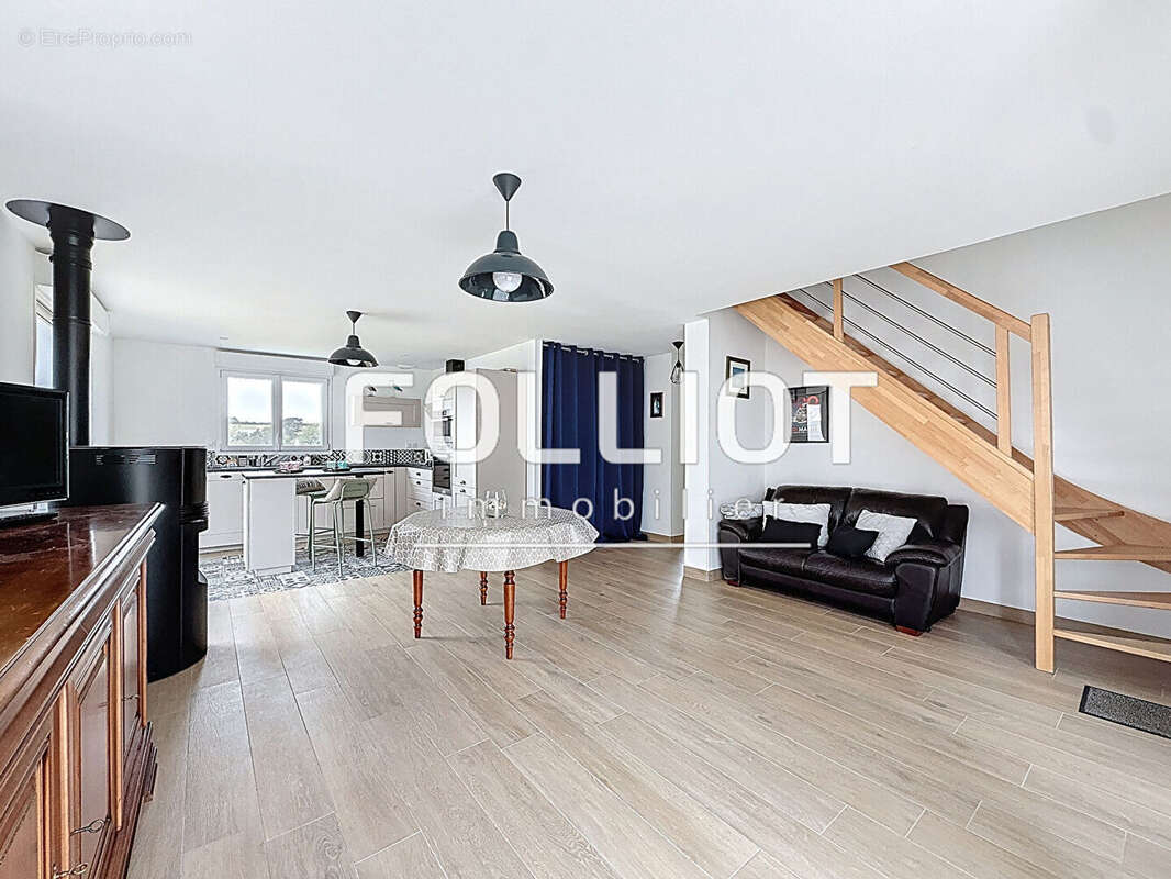 Maison à SAINT-PAIR-SUR-MER