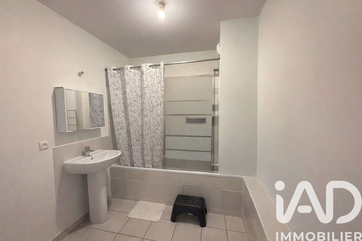 Photo 5 - Appartement à VERT-SAINT-DENIS