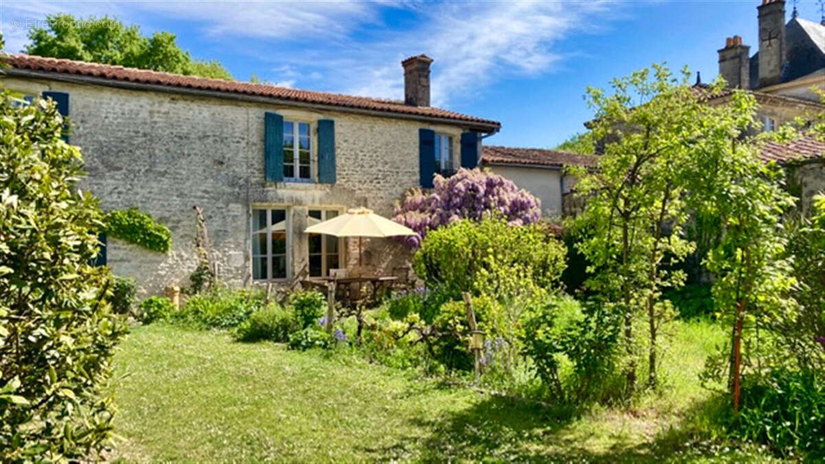Maison à MAZERAY
