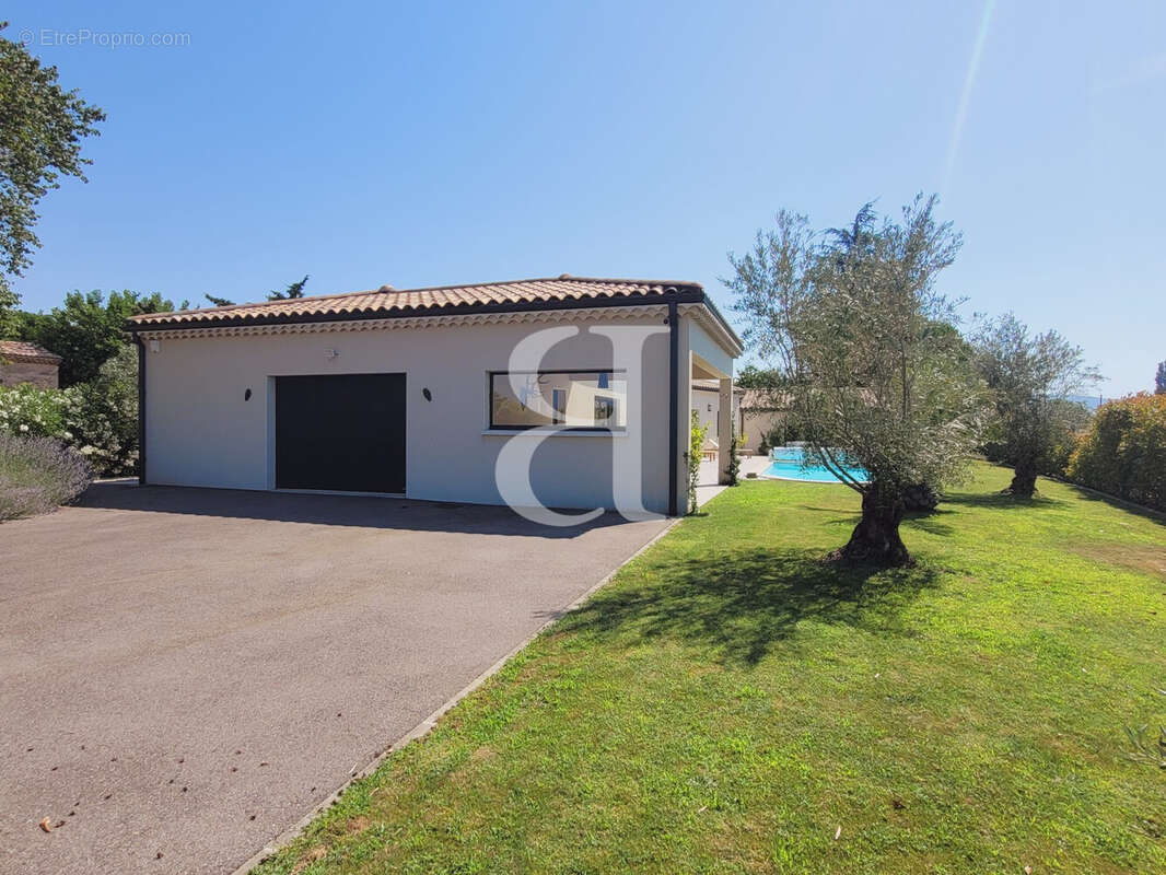 Maison 145 m² à La Begude-De-Mazenc  - photo 4