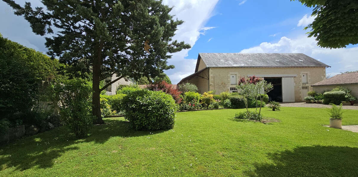 Maison à CHASSENEUIL-DU-POITOU