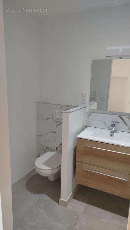 Maison à SAINT-LAURENT-DE-LA-PREE