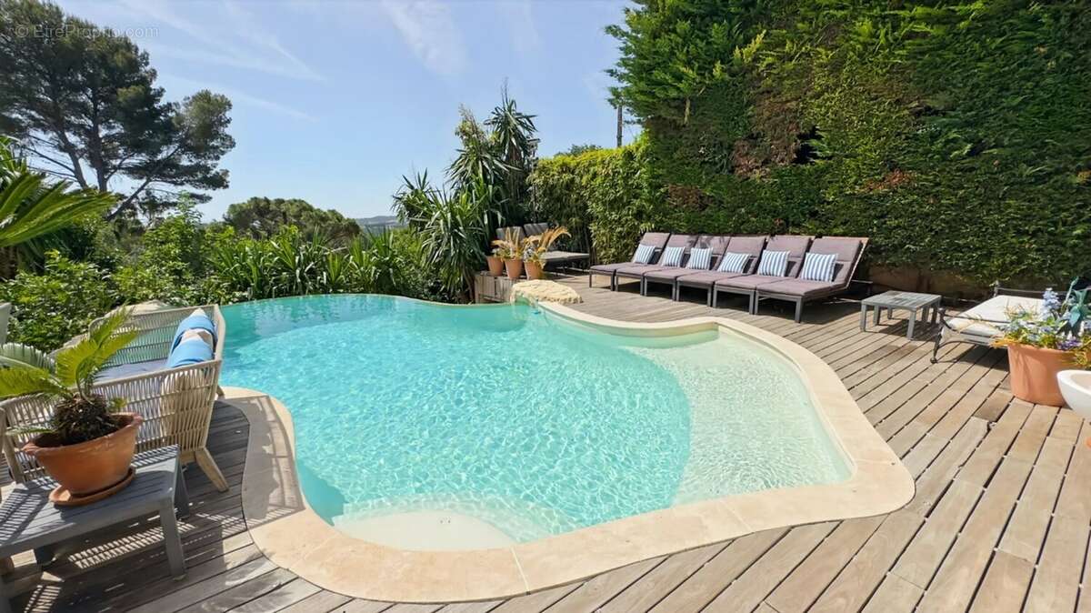 Maison à MOUGINS