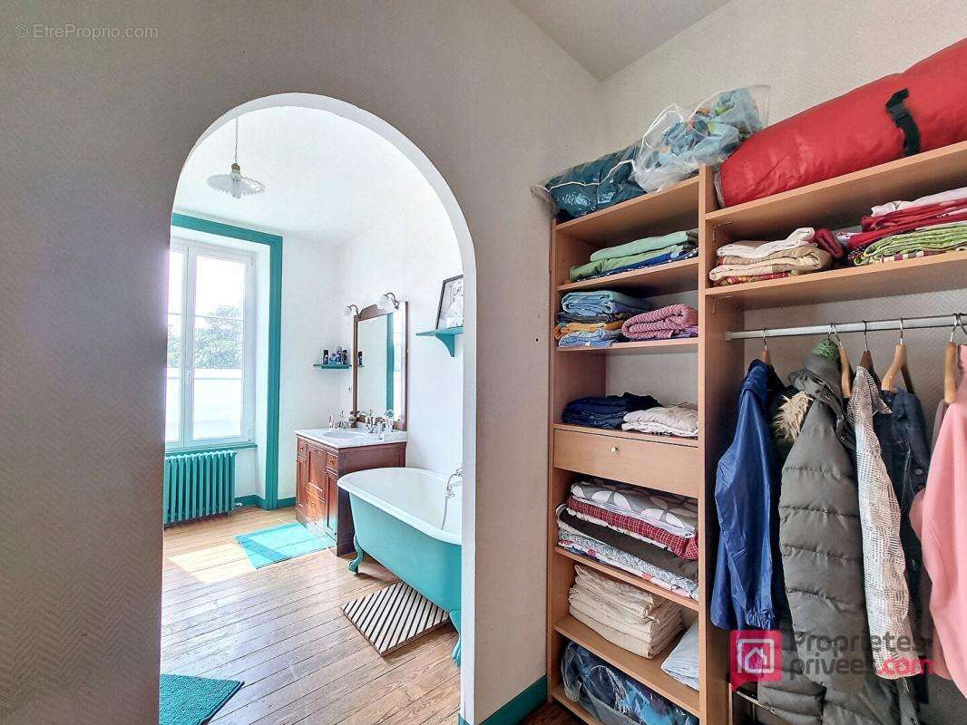 Maison à MAEL-CARHAIX