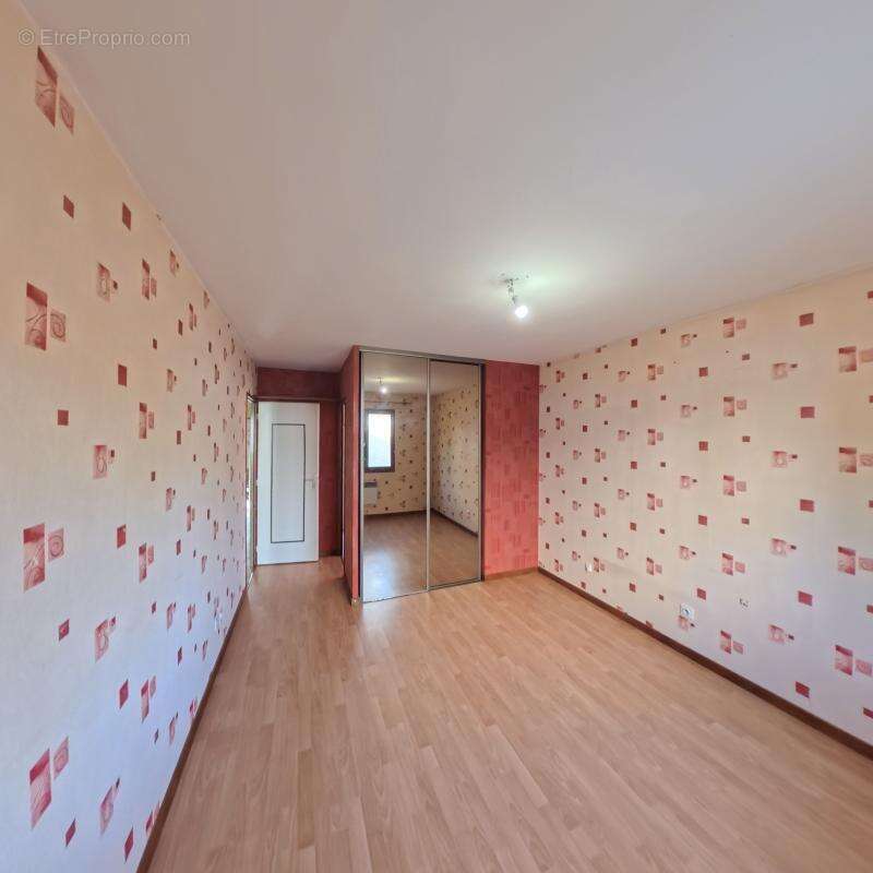 Maison à SAINT-ROMAIN-DE-JALIONAS