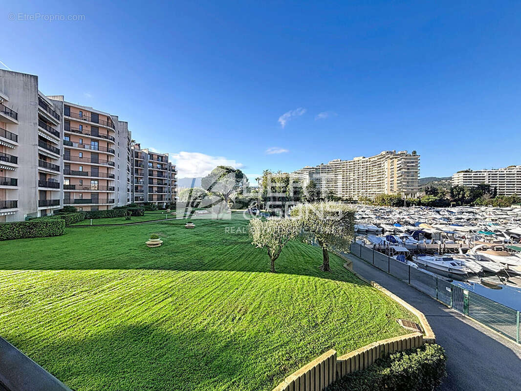 Appartement à MANDELIEU-LA-NAPOULE