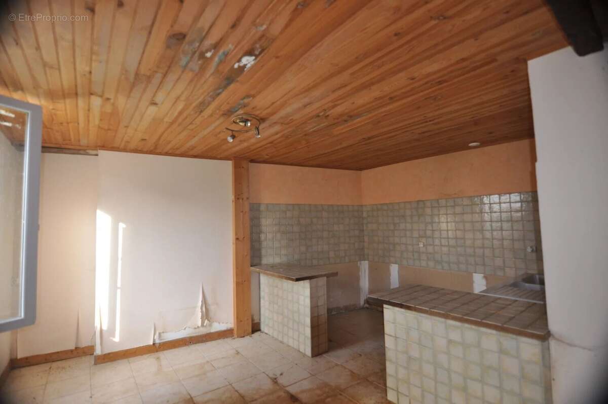 Maison à LA ROCHE-CHALAIS