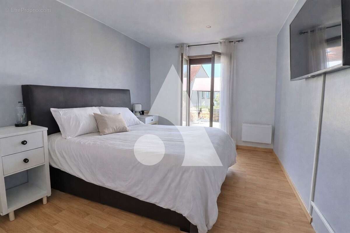 Maison à MERY-SUR-OISE