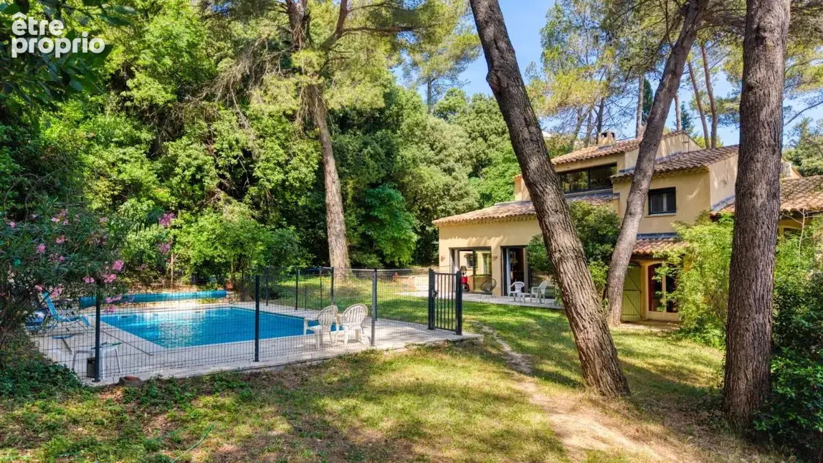 Villa familiale 283 m² au cœur d’une pinède – 7 chambres, studio indépendant et calme absolu• Montagne des Chèvres, Villeneuve-l - photo 12