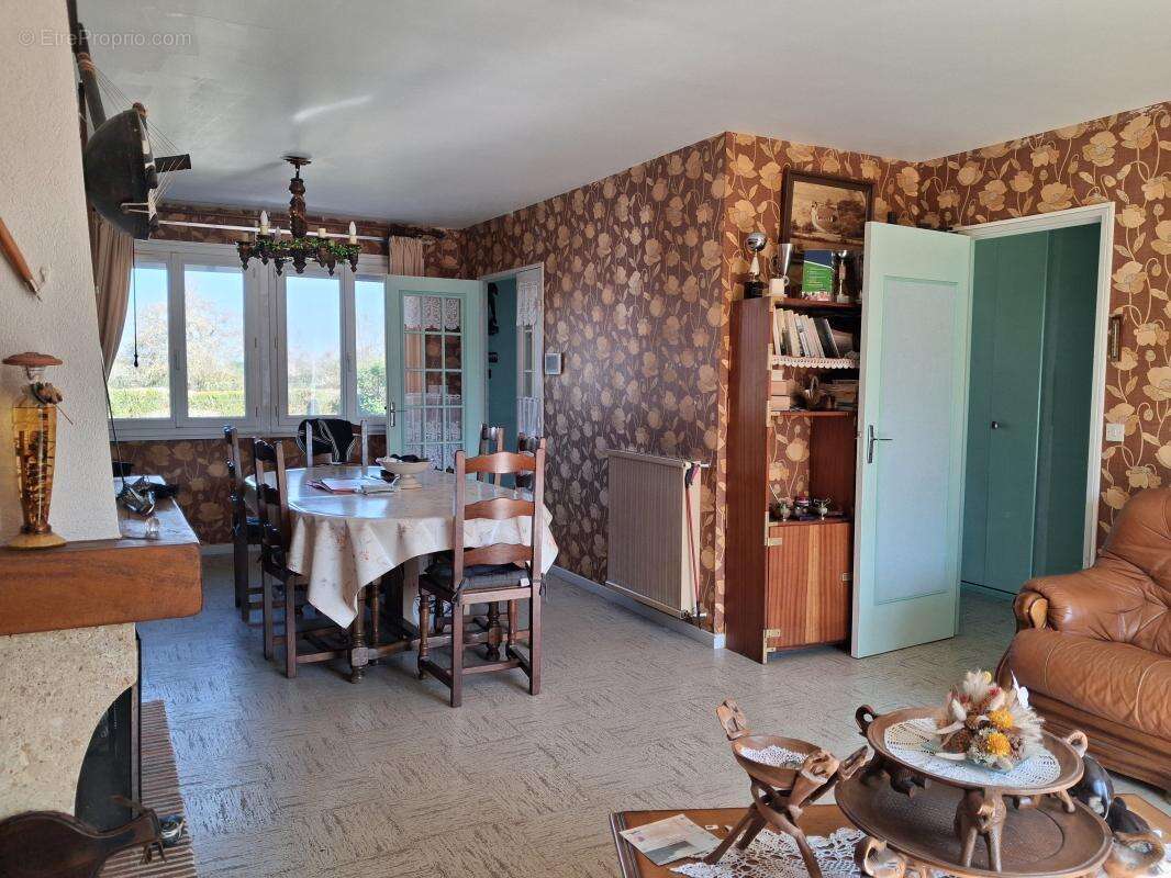 Maison à SURY-PRES-LERE