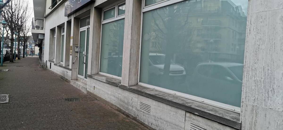 Commerce à ARNOUVILLE-LES-GONESSE