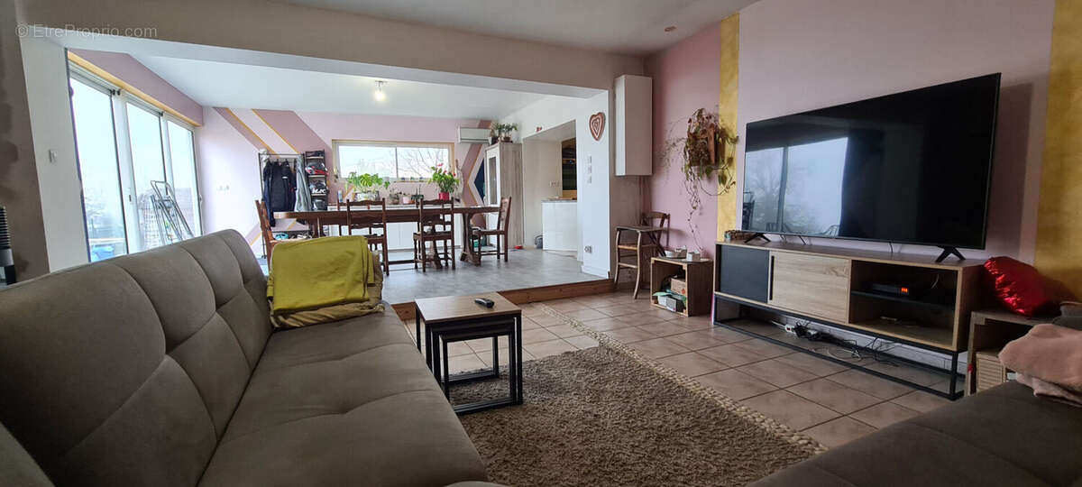 Maison à JUJURIEUX